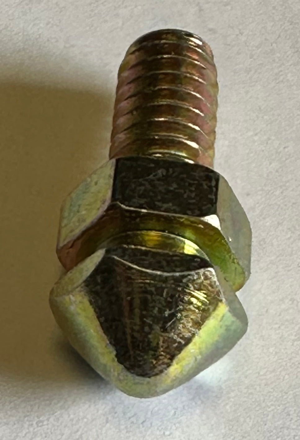 BOTTOM LATCH RETAINER FOR 1970-1971 TORINO LOUVER INSTALLATION